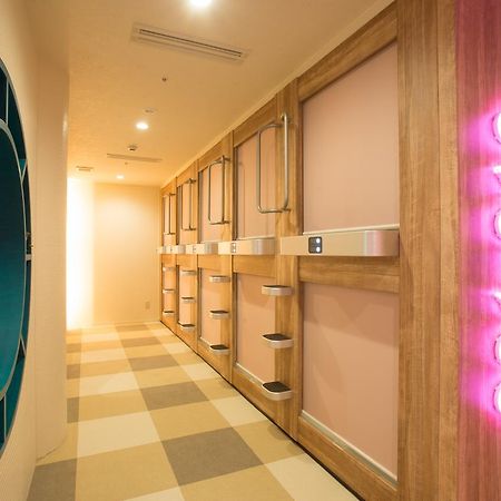 New Japan Lady'S Capsule Hotel Осака Екстер'єр фото